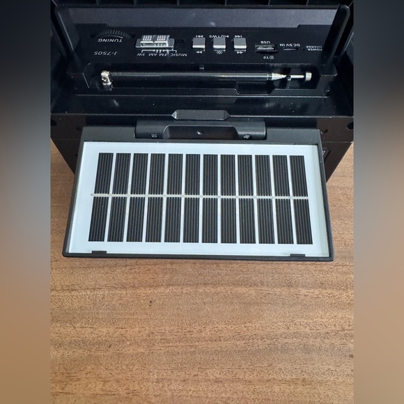 NIB Prunus J-750S Portable Retro Vintage Solar Mini BoomBox AMFM Bluetooth - Picture 6 of 6